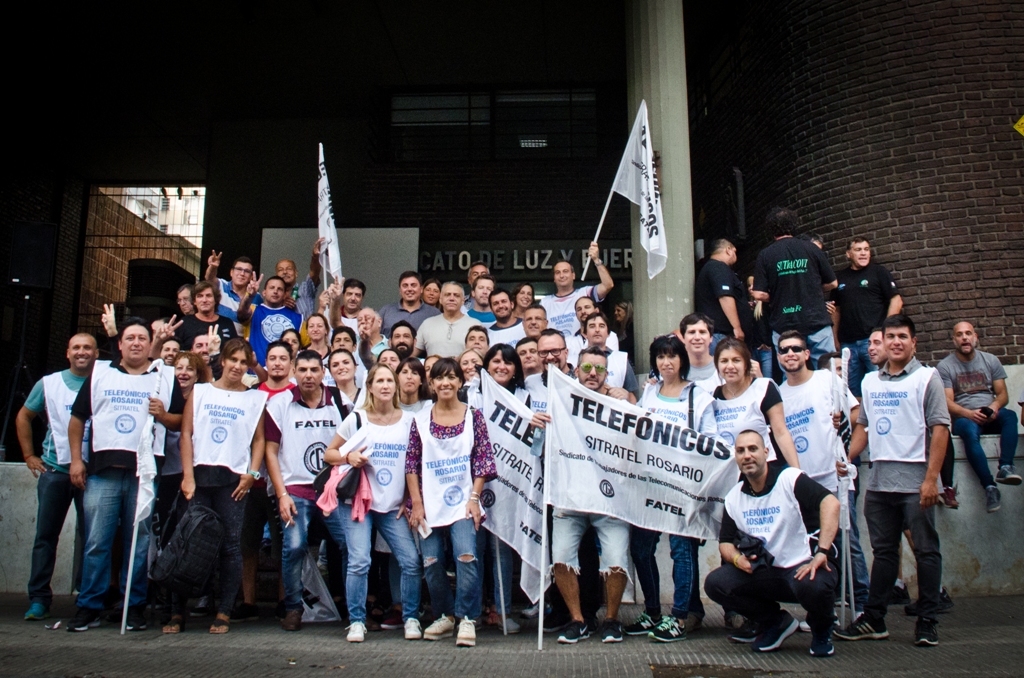 Los Telefónicos presentes en el acto del Movimiento Sindical Rosarino contra el ajuste